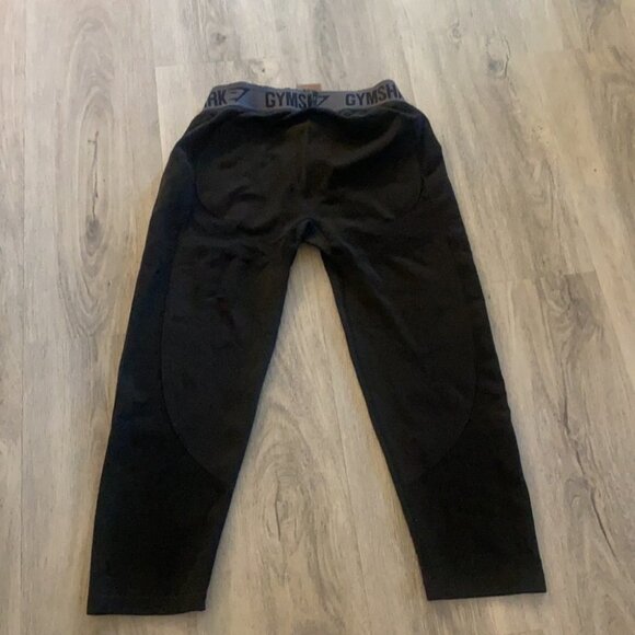 GymShark black Capri length pants - Picture 12 of 12